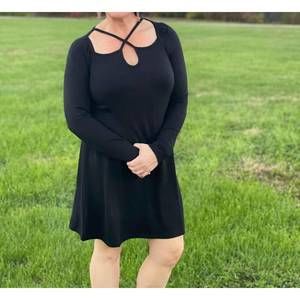 NEW DOE AND RAE cut out dress in black